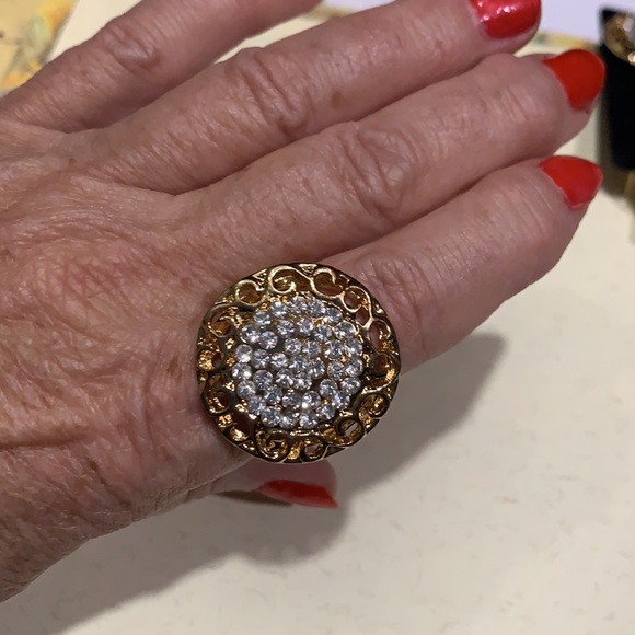 Bracelet, Earrings, Ring Set💗 - Picture 8 of 9